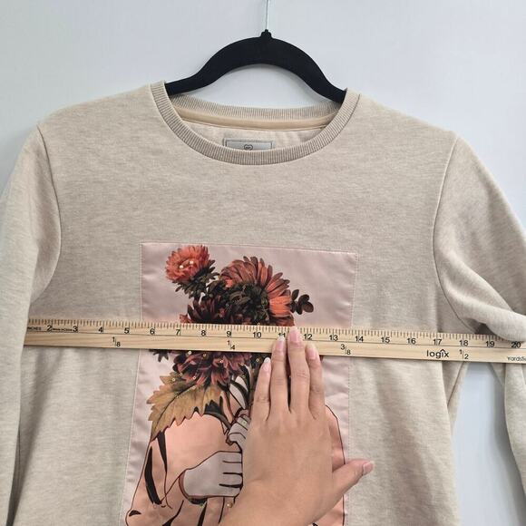 Women’s Sweatshirt M Beige Crewneck Floral Graphic Cozy Casual Streetwear Artsy - Picture 5 of 7